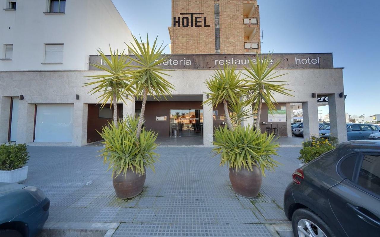 Hotel Moya Navalmoral De La Mata Buitenkant foto